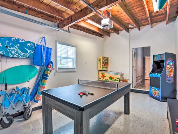 Two Bedroom Charming Vacation Cottage in Hutchinson Island Sleeps 7