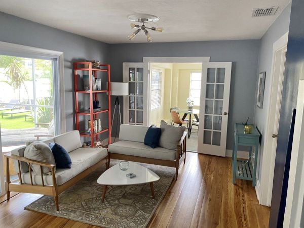 Lido Key Vacation Condo Walk to Beach Two Bedroom
