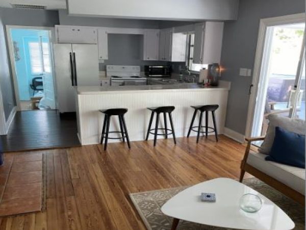 Lido Key Vacation Condo Walk to Beach Two Bedroom