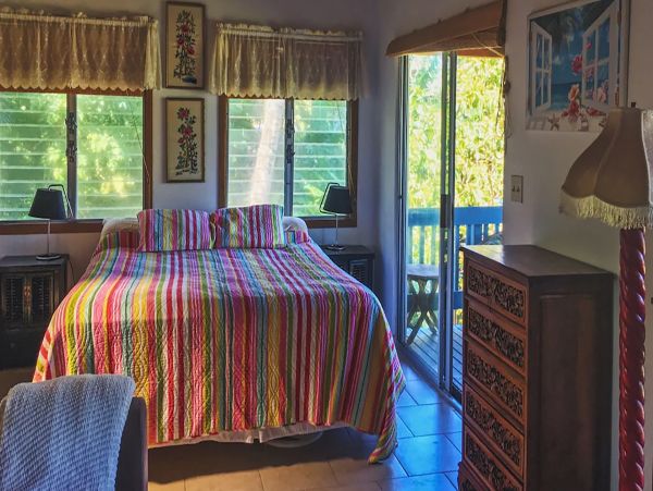 Lovely 3 Bedroom Vacation Rental in Hanalei Walk to Beach