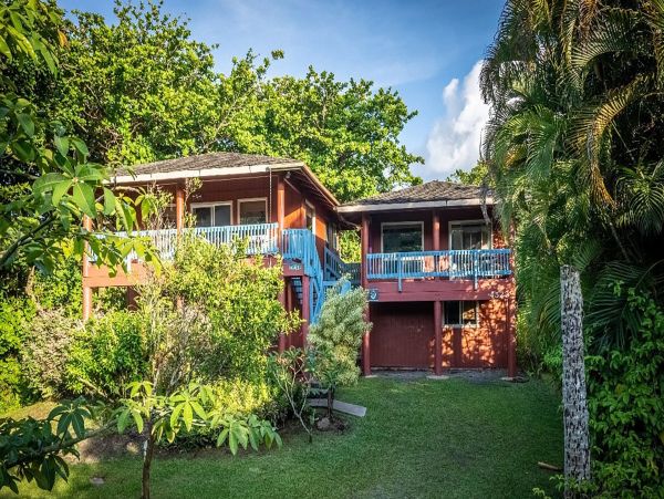 Lovely 3 Bedroom Vacation Rental in Hanalei Walk to Beach