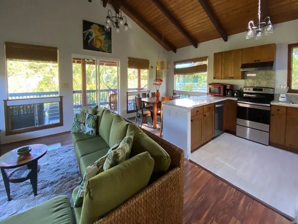 Lovely 3 Bedroom Vacation Rental in Hanalei Walk to Beach