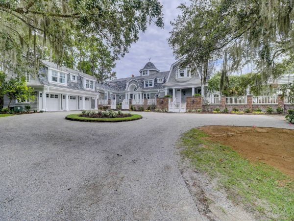 Grand Luxury 8-Acre Estate Main House & Guest House Sleeps 22 Guests