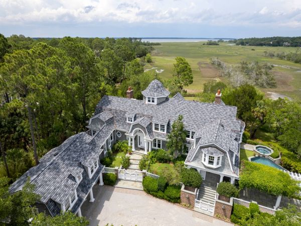 Grand Luxury 8-Acre Estate Main House & Guest House Sleeps 22 Guests
