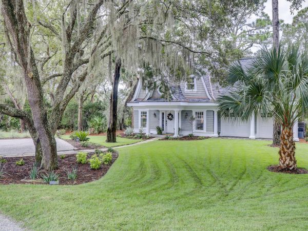 Grand Luxury 8-Acre Estate Main House & Guest House Sleeps 22 Guests