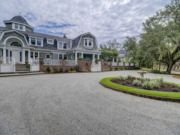 Grand Luxury 8-Acre Estate Main House & Guest House Sleeps 22 Guests