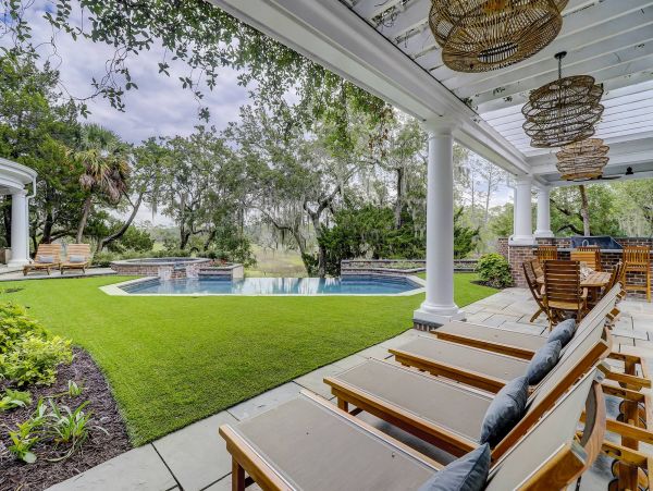 Grand Luxury 8-Acre Estate Main House & Guest House Sleeps 22 Guests