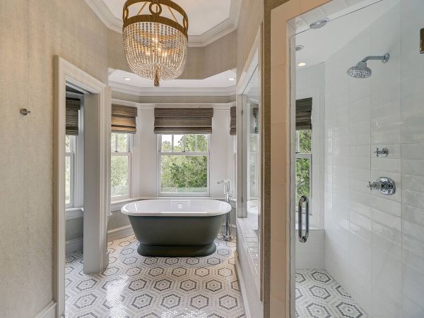 Grand Luxury 8-Acre Estate Main House & Guest House Sleeps 22 Guests