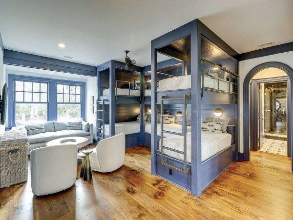 Grand Luxury 8-Acre Estate Main House & Guest House Sleeps 22 Guests