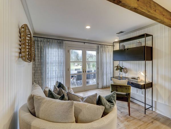 Grand Luxury 8-Acre Estate Main House & Guest House Sleeps 22 Guests
