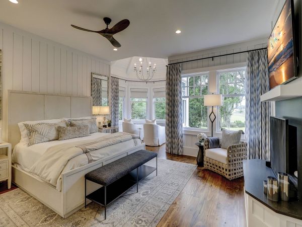 Grand Luxury 8-Acre Estate Main House & Guest House Sleeps 22 Guests
