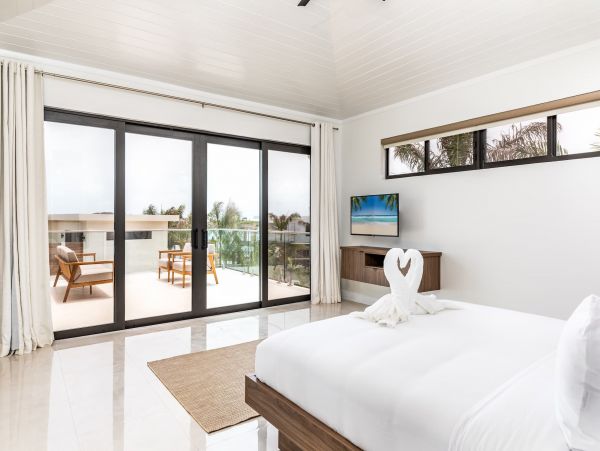 Luxury Four Bedroom Vacation Pool Villa in Turks and Caicos