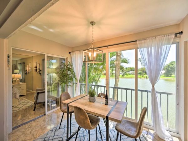 Lakefront 3 Bedroom Vacation Condo in Naples
