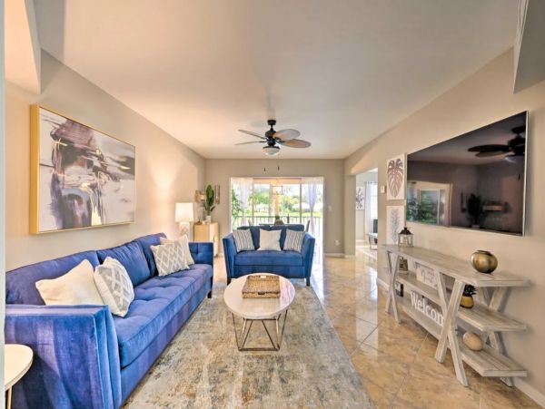 Lakefront 3 Bedroom Vacation Condo in Naples