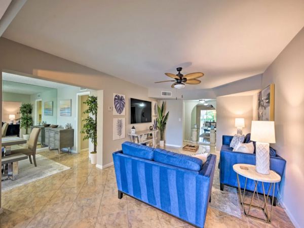 Lakefront 3 Bedroom Vacation Condo in Naples