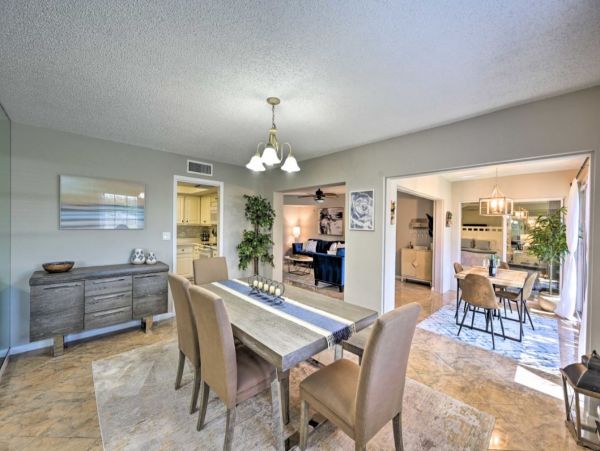 Lakefront 3 Bedroom Vacation Condo in Naples