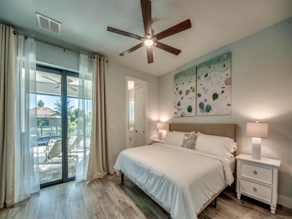 Luxury Vacation Home in Cape Coral with Private Caged Pool and Hot Tub