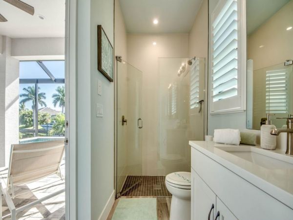 Luxury Vacation Home in Cape Coral with Private Caged Pool and Hot Tub