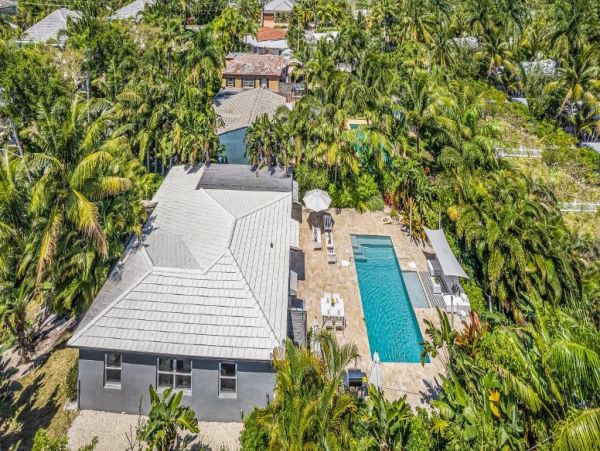 Fort Lauderdale Vacation Pool Home Four Bedroom
