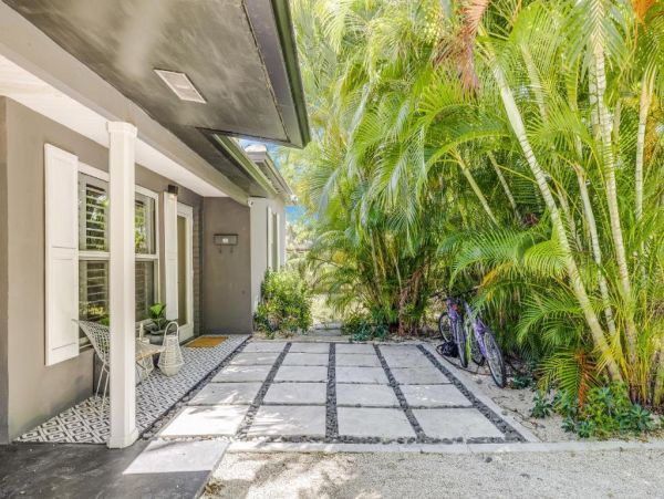 Fort Lauderdale Vacation Pool Home Four Bedroom