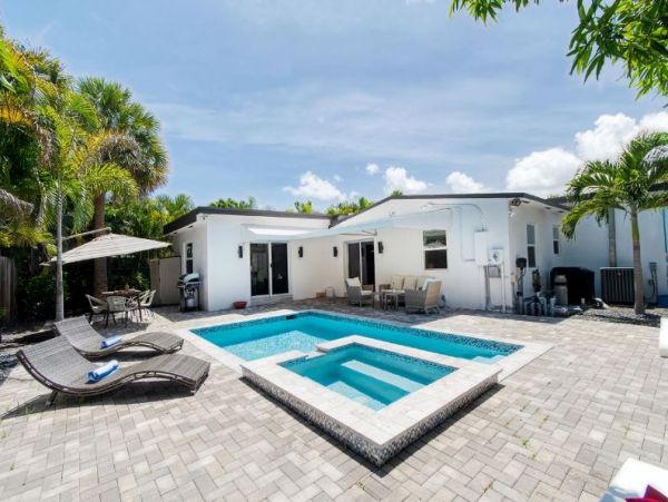 Fort Lauderdale Luxury Vacation Pool Home Four Bedroom