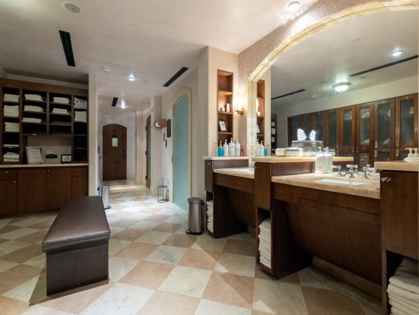 Vail Luxury Vacation Rental  4-Bedroom Lionshead Village Condo with Mountain Views