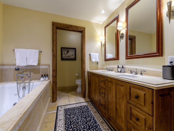 Vail Luxury Vacation Rental  4-Bedroom Lionshead Village Condo with Mountain Views