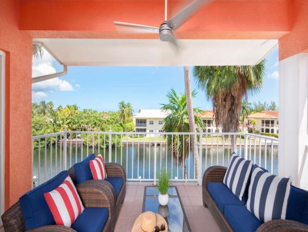 Luxury 3 Bedroom Condo in Cayman Islands Sleeps 8