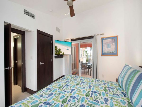Luxury 3 Bedroom Condo in Cayman Islands Sleeps 8