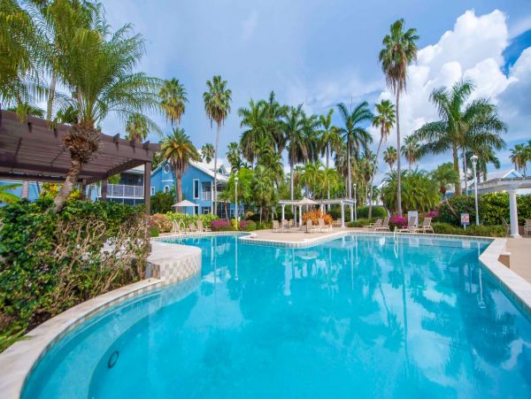 Luxury 3 Bedroom Condo in Cayman Islands Sleeps 8