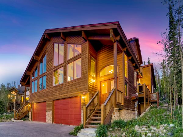 Four Bedroom Duplex with Beautiful Mountain Views