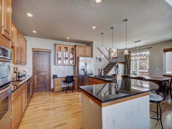 Four Bedroom Duplex with Beautiful Mountain Views