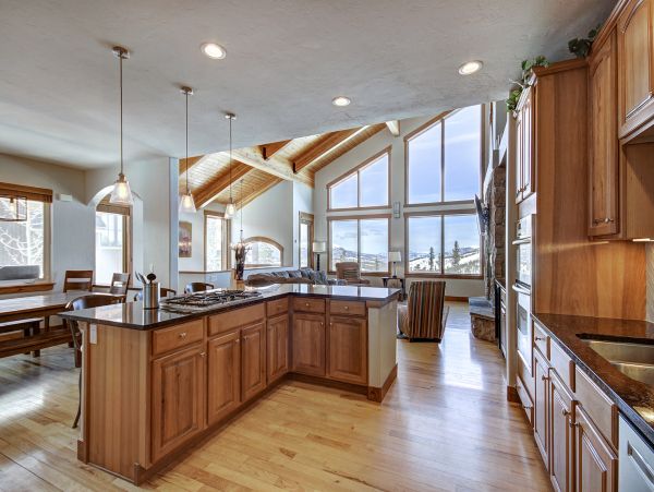Four Bedroom Duplex with Beautiful Mountain Views