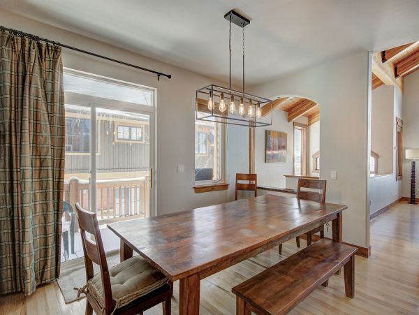 Four Bedroom Duplex with Beautiful Mountain Views