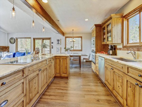 Five Bedroom Vacation Home in Breckenridge Sleeps Twelve Guests
