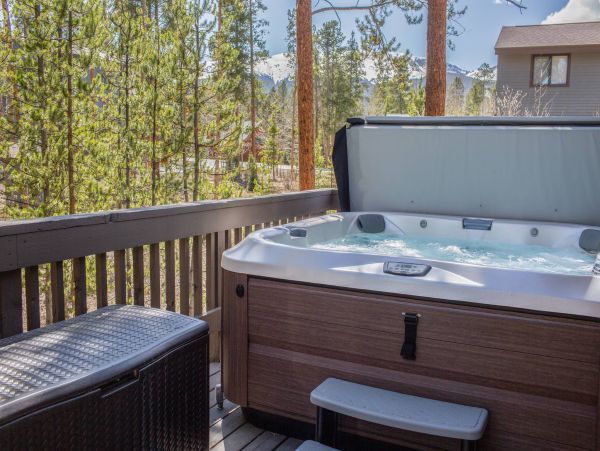 Five Bedroom Vacation Home in Breckenridge Sleeps Twelve Guests