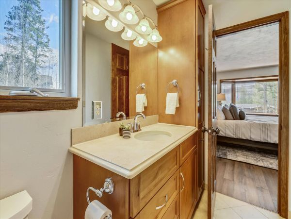 Five Bedroom Vacation Home in Breckenridge Sleeps Twelve Guests