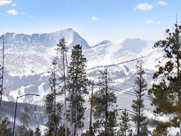 Breckenridge Three Bedroom Vacation Home with Ski Area Views