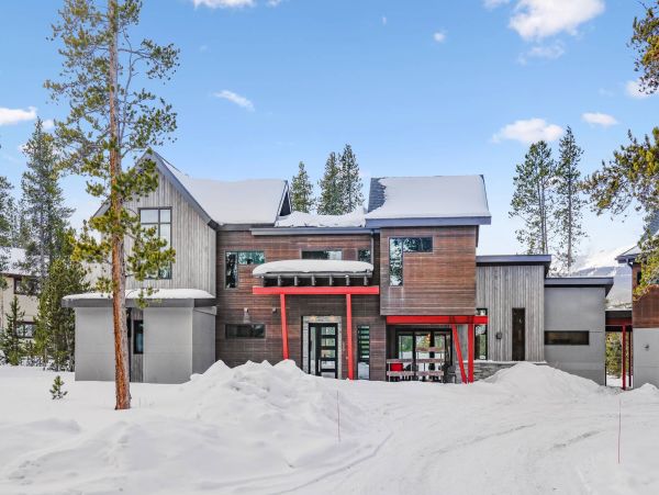Breckenridge Three Bedroom Vacation Home with Ski Area Views