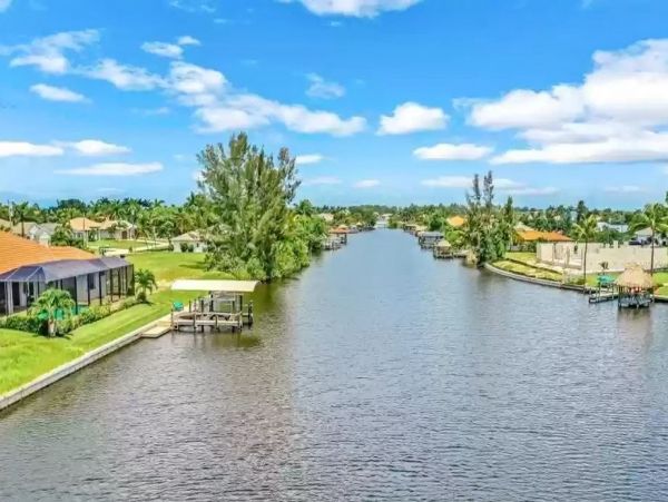 Cape Coral Vacation Home Four Bedroom Water Views