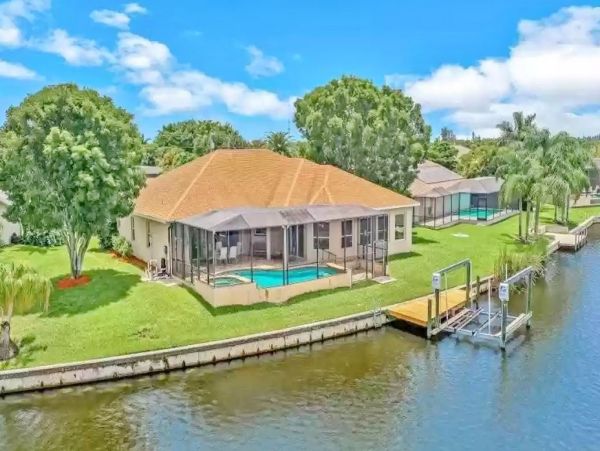 Cape Coral Vacation Home Four Bedroom Water Views