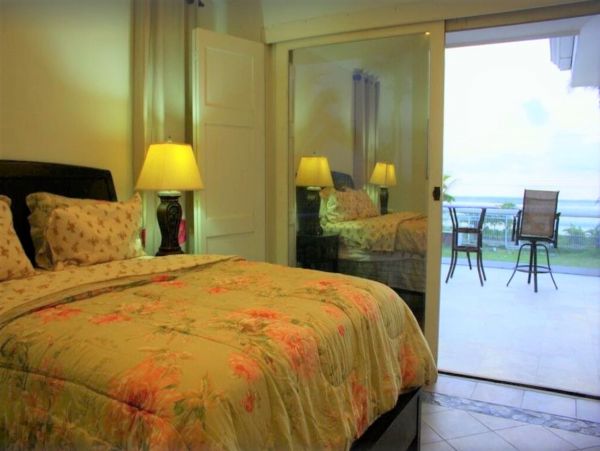 Beachfront Vacation Villa Jaco with 2 Pools & Sleeps 25