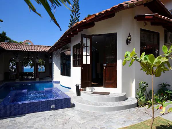 Oceanfront Jaco Vacation Pool Home Eight Bedroom