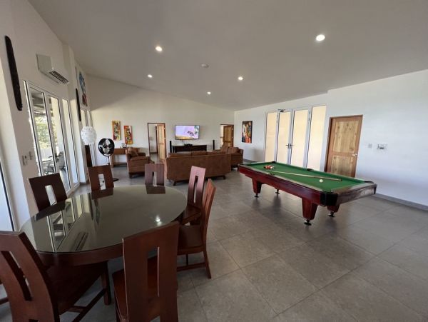 Luxury Beachfront Mansion with 13 Bedrooms Sleeps 20