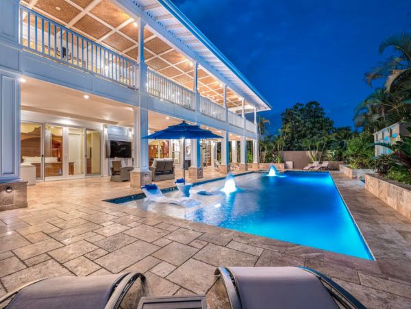 Kihei Luxury Vacation Pool House 6 Bedrooms Walk to Beach