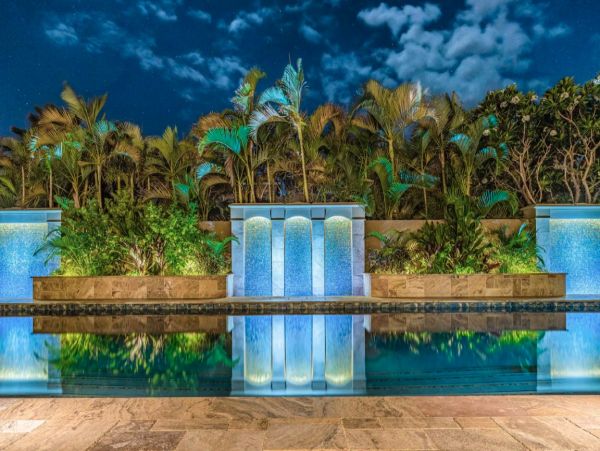 Kihei Luxury Vacation Pool House 6 Bedrooms Walk to Beach
