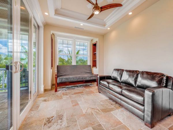 Kihei Luxury Vacation Pool House 6 Bedrooms Walk to Beach