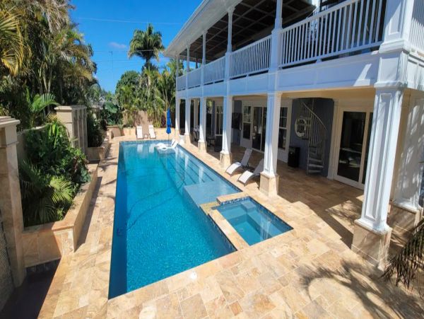 Kihei Luxury Vacation Pool House 6 Bedrooms Walk to Beach