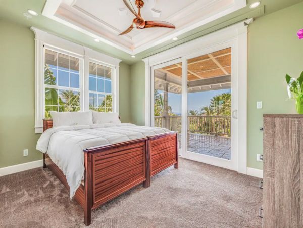 Kihei Luxury Vacation Pool House 6 Bedrooms Walk to Beach