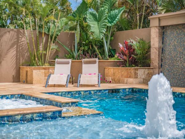 Kihei Luxury Vacation Pool House 6 Bedrooms Walk to Beach